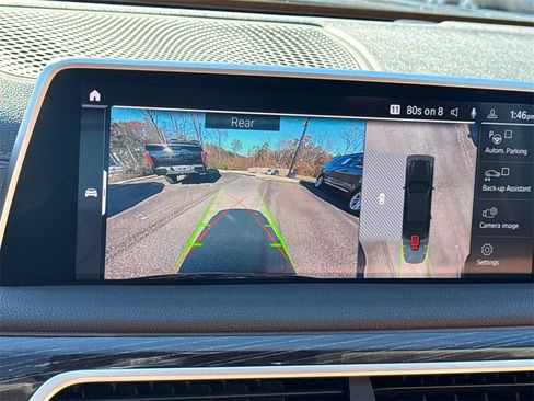 Used 2022 BMW 740i xDrive w/ Premium Package image 33