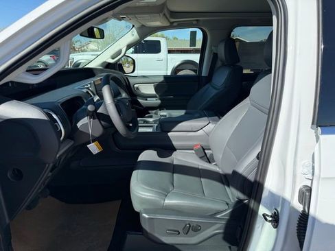 New 2025 Ford Expedition Max Active image 13