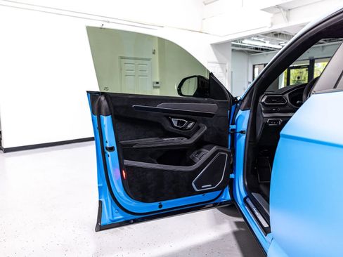 Used 2023 Lamborghini Urus Performante AWD/4WD image 41