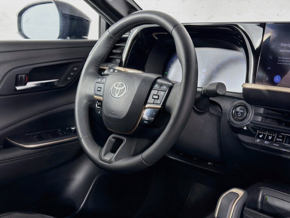 Used 2023 Toyota Crown AWD/4WD image 36