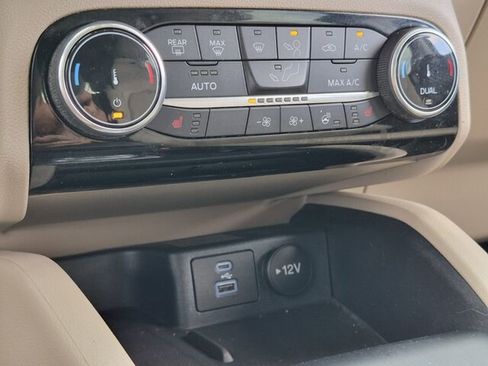 Certified 2022 Ford Escape SEL w/ Technology Package image 29