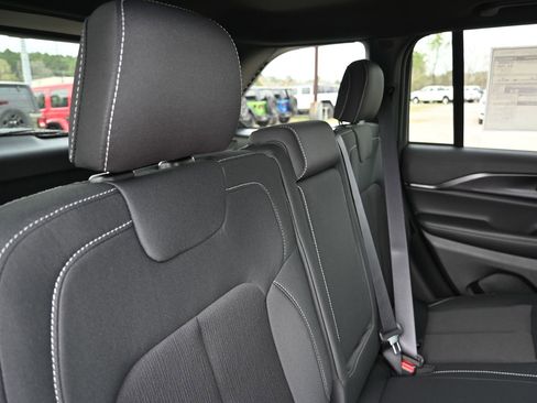 New 2026 Jeep Grand Cherokee Laredo image 21