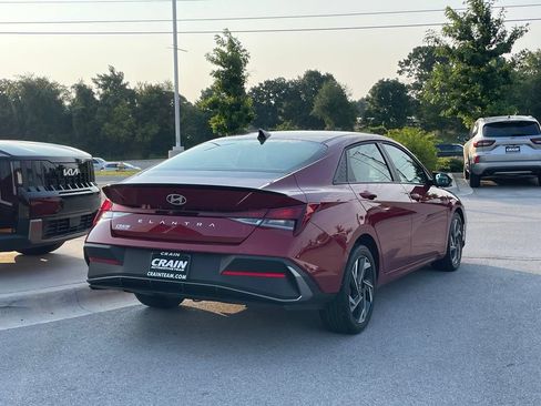 Used 2025 Hyundai Elantra Sport FWD image 7