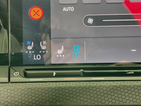 Used 2024 Volkswagen GTI SE image 19