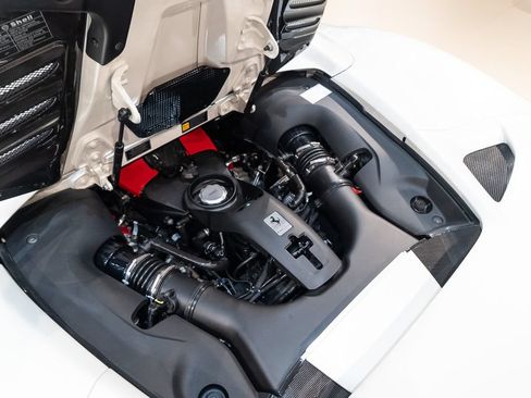 Certified 2023 Ferrari F8 Tributo RWD image 17