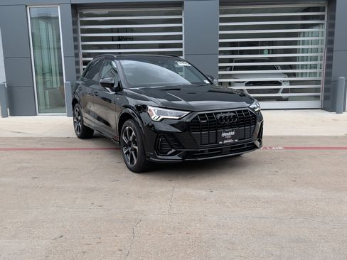 Certified 2025 Audi Q3 2.0T Premium Plus w/ Premium Plus Package AWD/4WD image 2