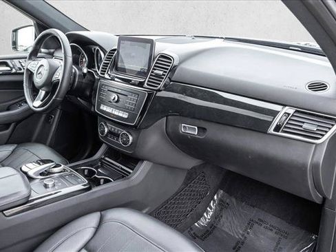 Used 2019 Mercedes-Benz GLE 400 4MATIC image 25