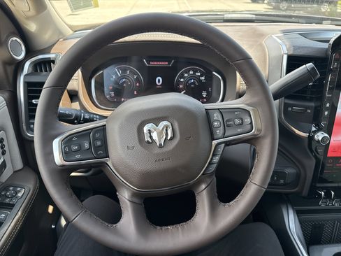 Used 2025 RAM 2500 Laramie AWD/4WD image 26