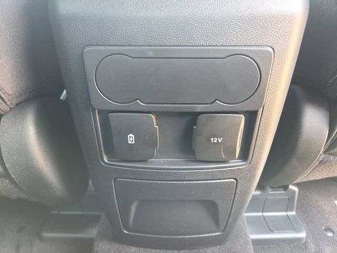 Used 2024 Ford Explorer XLT RWD image 21