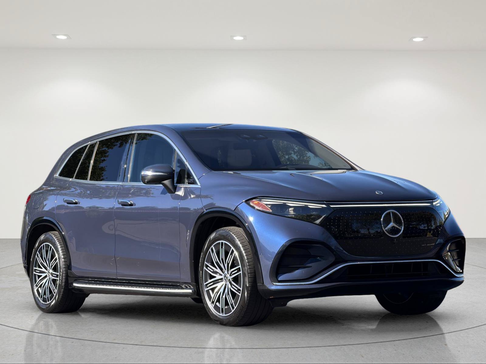 Used 2023 Mercedes-Benz EQS 580 4MATIC SUV image 7