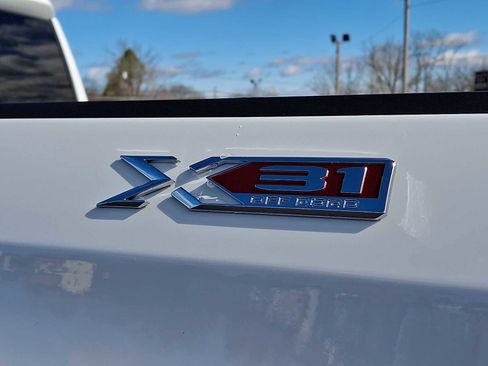 New 2026 GMC Sierra 1500 SLE image 21