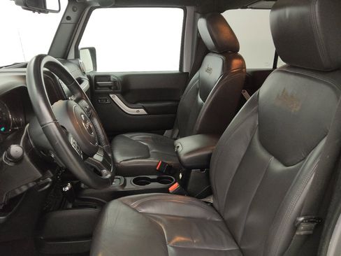 Used 2017 Jeep Wrangler Unlimited Sahara w/ Max Tow Package image 17