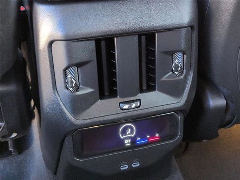 Used 2025 BMW X3 xDrive30i w/ Premium Package image 16