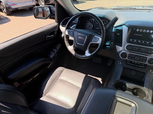 Used 2019 GMC Yukon XL SLT w/ Open Road Package AWD/4WD image 6