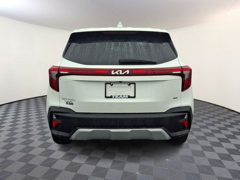 Used 2024 Kia Seltos LX image 5