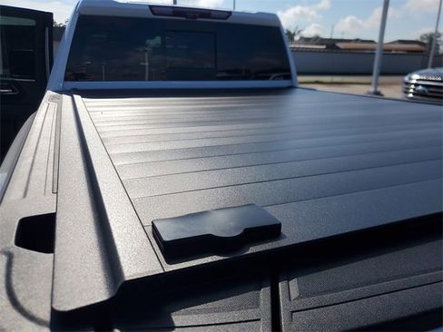 Used 2024 GMC Sierra 2500 AT4 w/ AT4 Premium Plus Package image 9