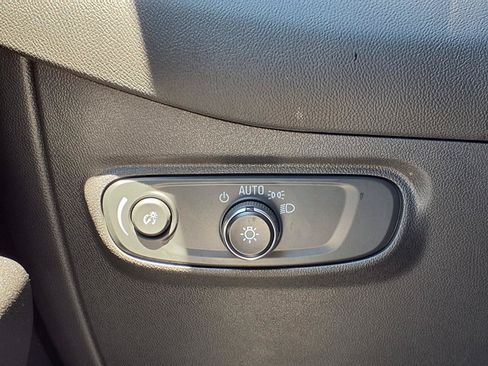 Used 2024 Chevrolet Equinox RS FWD image 23