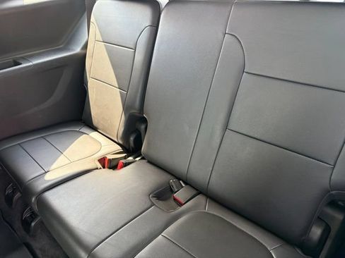 Used 2019 Chevrolet Traverse LT FWD image 10