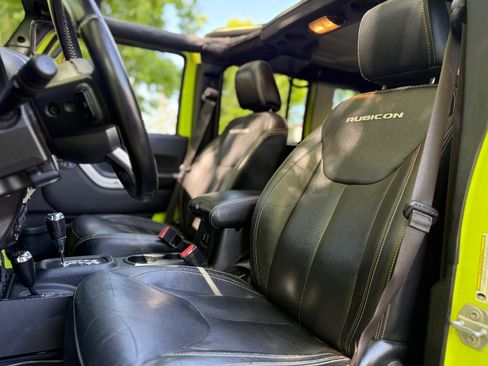 Used 2016 Jeep Wrangler Unlimited Rubicon AWD/4WD image 14