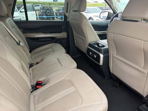 Used 2024 Ford Expedition Max Limited RWD image 19