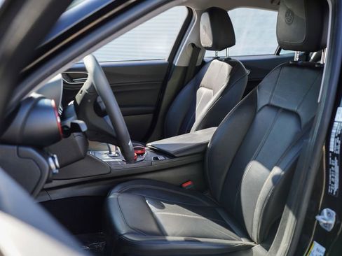 Used 2019 Alfa Romeo Giulia w/ Nero Edizione image 23