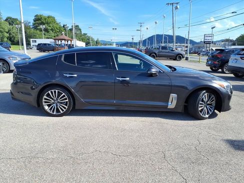 Used 2019 Kia Stinger RWD image 3