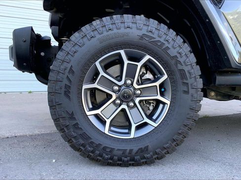 Certified 2024 Jeep Gladiator Mojave AWD/4WD image 9