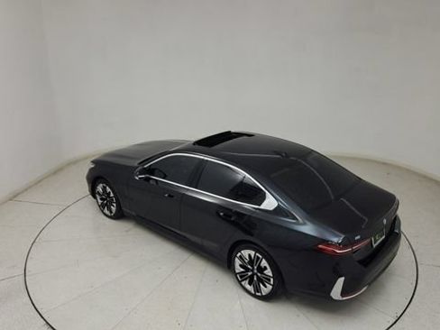Used 2024 BMW i5 eDrive40i w/ M Sport Package RWD image 25
