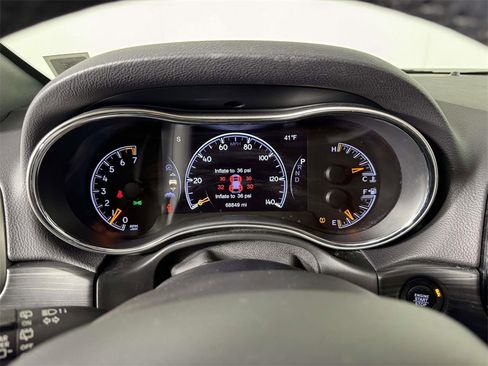 Used 2020 Jeep Grand Cherokee Limited image 3