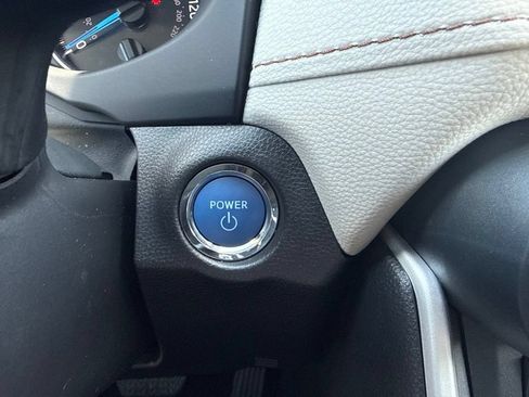 Used 2022 Toyota RAV4 XLE w/ Convenience Package AWD/4WD image 27