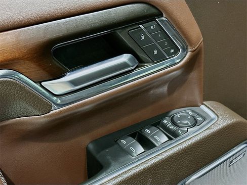 Used 2024 GMC Sierra 2500 Denali w/ Denali Reserve Package image 18