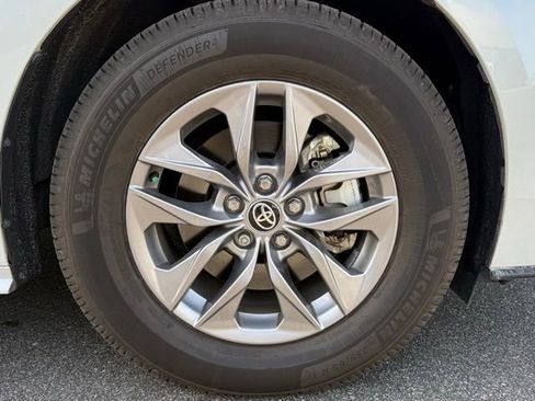 Used 2023 Toyota Sienna XLE image 10