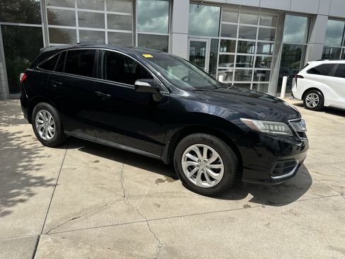 Used 2017 Acura RDX AWD image 2