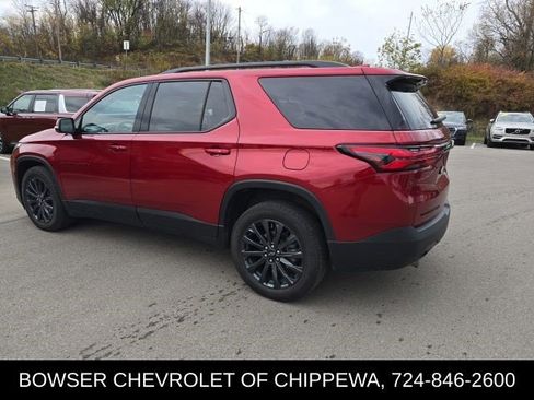 Used 2023 Chevrolet Traverse RS image 3