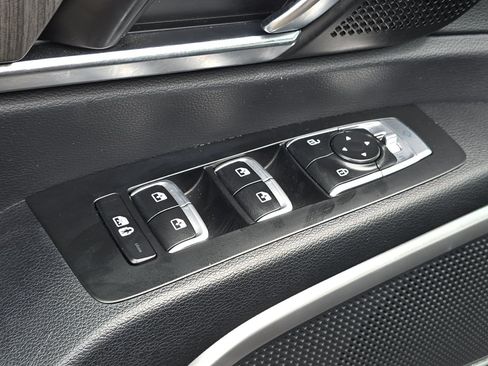 Used 2024 Kia Telluride EX w/ EX Captain's Chair Package AWD/4WD image 12