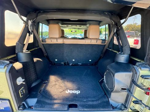 Used 2013 Jeep Wrangler Unlimited Rubicon w/ Dual Top Group AWD/4WD image 18