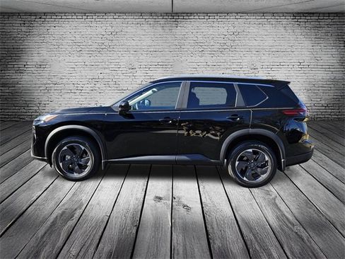 Used 2026 Nissan Rogue SV w/ SV Premium Package image 2