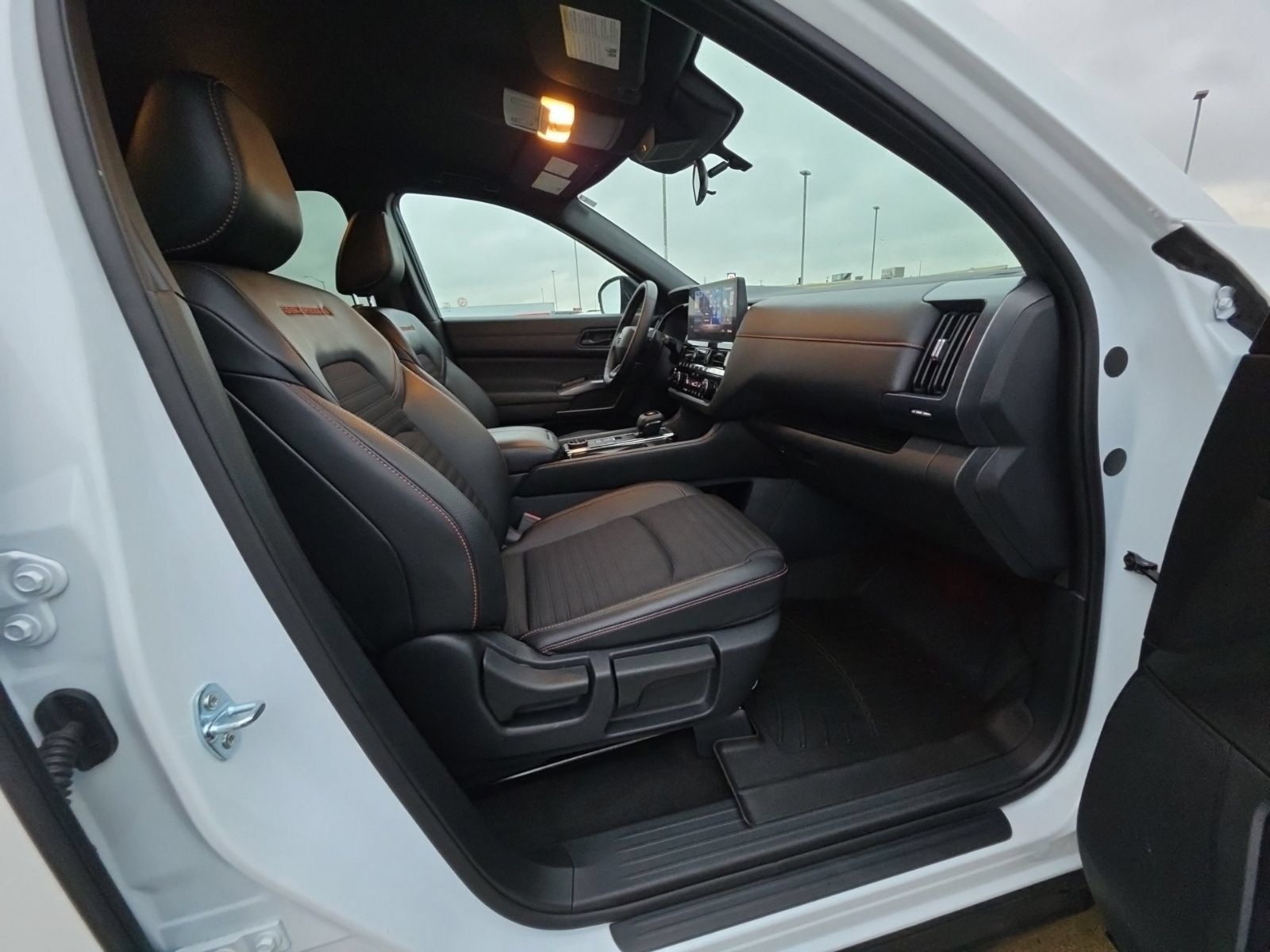 Used 2026 Nissan Pathfinder Rock Creek AWD/4WD image 15