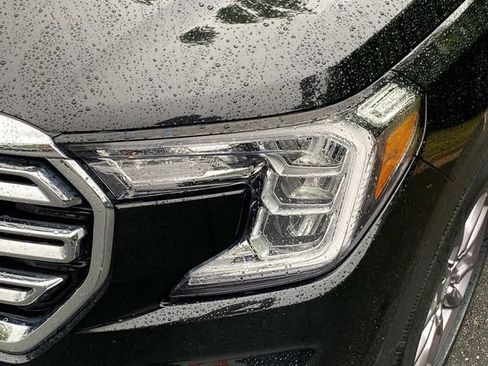Used 2023 GMC Terrain SLT w/ Infotainment Package II AWD/4WD image 5
