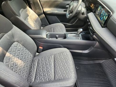Used 2026 Nissan Kicks SV FWD image 12