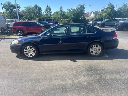 Used 2011 Chevrolet Impala LT FWD image 2
