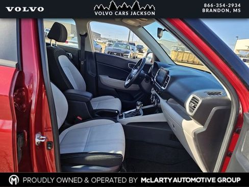 Used 2024 Hyundai Venue SEL image 26