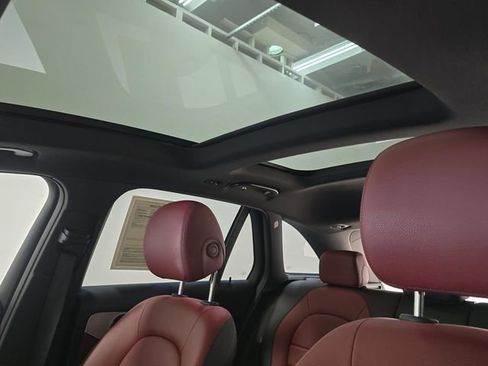 Used 2022 Mercedes-Benz GLC 300 4MATIC w/ AMG Line image 30