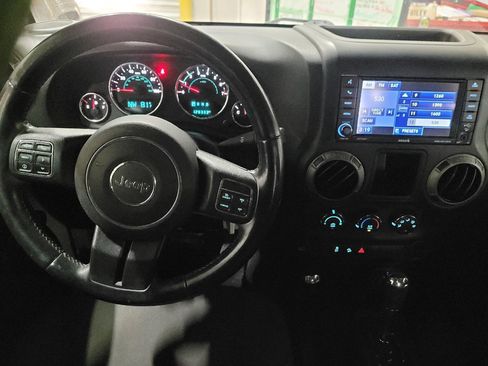 Used 2016 Jeep Wrangler Sport w/ Connectivity Group AWD/4WD image 22