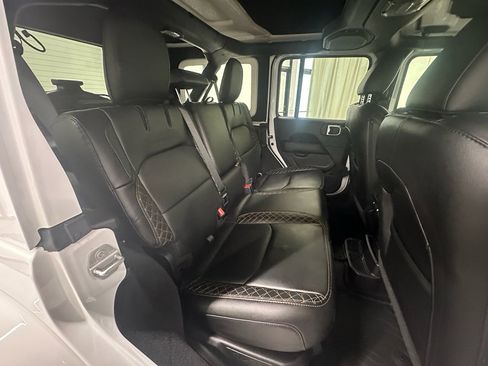Used 2021 Jeep Wrangler Unlimited Sahara image 20