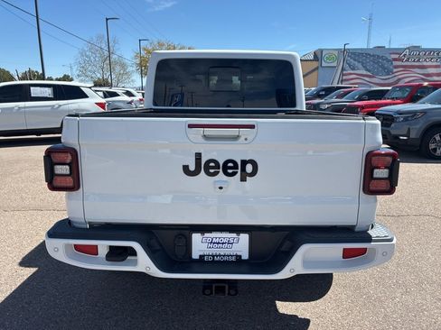 Used 2022 Jeep Gladiator Overland AWD/4WD image 4
