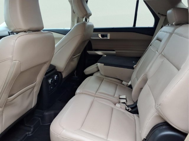 Used 2022 Ford Explorer Limited w/ Equipment Group 301A AWD/4WD image 10