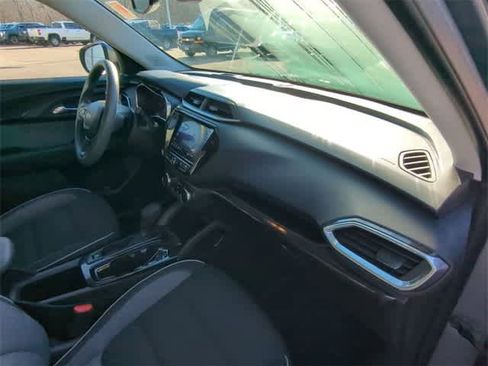 Used 2022 Chevrolet TrailBlazer LT w/ Convenience Package image 27