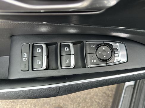 Certified 2023 Kia Sorento LX FWD image 15