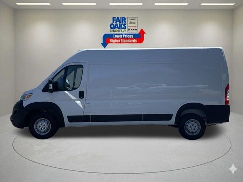 Used 2023 RAM ProMaster 2500 FWD image 9